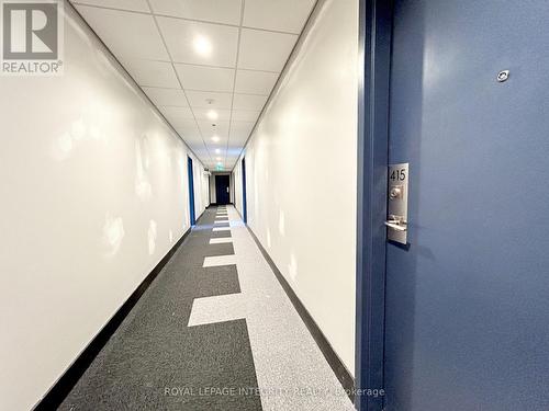 415 - 397 Codd'S Road, Ottawa, ON - Indoor Photo Showing Other Room