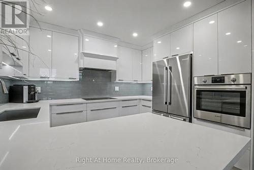 Plenty of Storage - 603 - 2121 Lakeshore Road, Burlington (Brant), ON - Indoor Photo Showing Kitchen With Stainless Steel Kitchen With Upgraded Kitchen