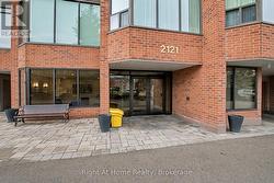 Welcome to 2121 Lakeshore Road, Burlington - 