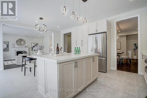 1580 Sharpe Street, Innisfil, ON - Indoor Photo Showing Kitchen