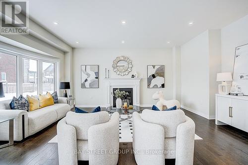 1580 Sharpe Street, Innisfil, ON - Indoor Photo Showing Living Room With Fireplace