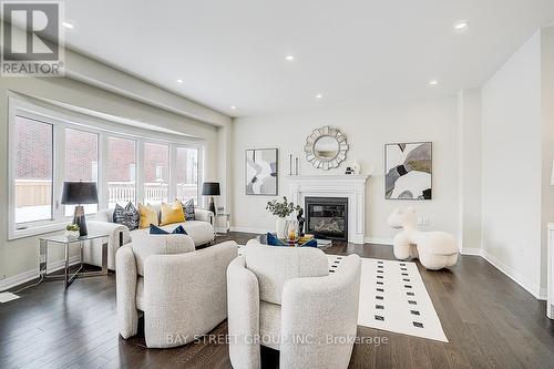1580 Sharpe Street, Innisfil, ON - Indoor Photo Showing Living Room With Fireplace