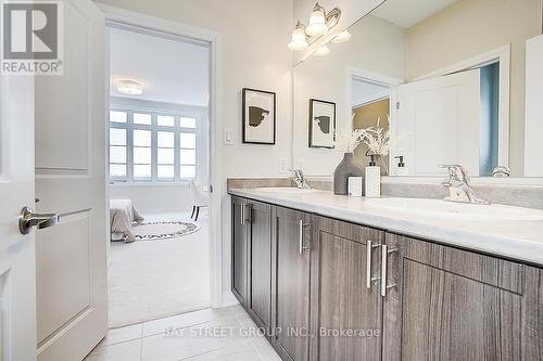 1580 Sharpe Street, Innisfil, ON - Indoor Photo Showing Bathroom