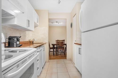 Kitchen - 715-2555 Av. Du Havre-Des-Îles, Laval (Chomedey), QC - Indoor Photo Showing Kitchen