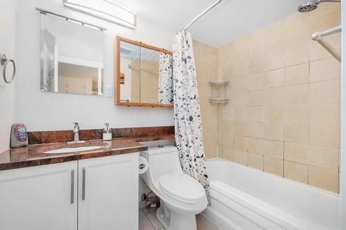 Bathroom - 715-2555 Av. Du Havre-Des-Îles, Laval (Chomedey), QC - Indoor Photo Showing Bathroom