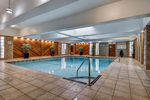 Pool - 715-2555 Av. Du Havre-Des-Îles, Laval (Chomedey), QC - Indoor Photo Showing Other Room With In Ground Pool