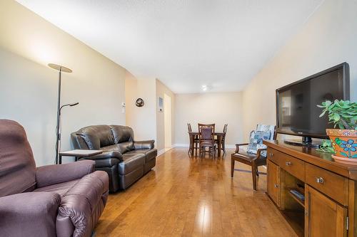 Overall view - 715-2555 Av. Du Havre-Des-Îles, Laval (Chomedey), QC - Indoor Photo Showing Living Room