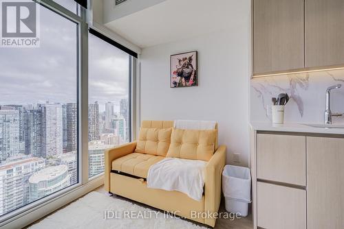 5112 - 1 Concord Cityplace Way, Toronto, ON - Indoor Photo Showing Bedroom