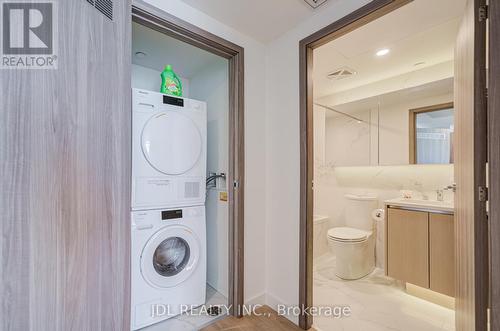 5112 - 1 Concord Cityplace Way, Toronto, ON - Indoor Photo Showing Laundry Room