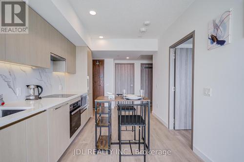 5112 - 1 Concord Cityplace Way, Toronto, ON - Indoor Photo Showing Kitchen