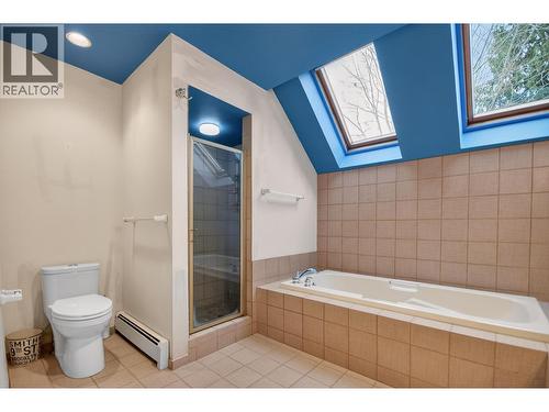 9839 Waller Court, Richmond, BC - Indoor Photo Showing Bathroom