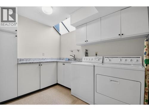 9839 Waller Court, Richmond, BC - Indoor Photo Showing Laundry Room