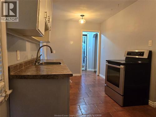 1182 Harrison Avenue, Windsor, ON - Indoor Photo Showing Kitchen
