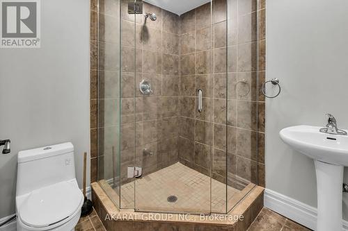 2365 Bankside Drive, Mississauga, ON - Indoor Photo Showing Bathroom
