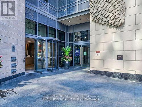 1504 - 1 The Esplanade Street, Toronto, ON - Outdoor