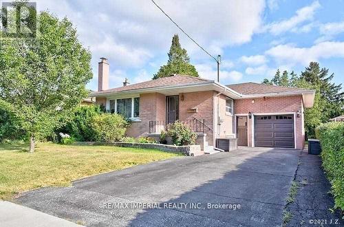 Lower - 711 Gilbert Street W, Whitby, ON - Outdoor