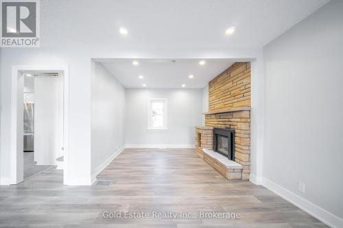 10 Monroe Street N, Cambridge, ON - Indoor With Fireplace