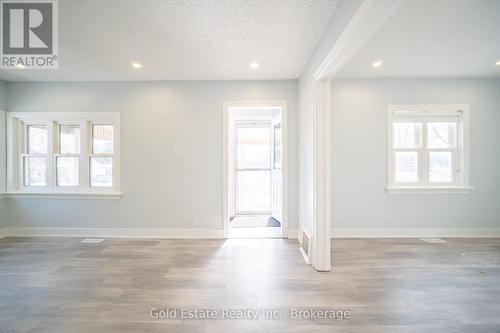 10 Monroe Street N, Cambridge, ON - Indoor Photo Showing Other Room