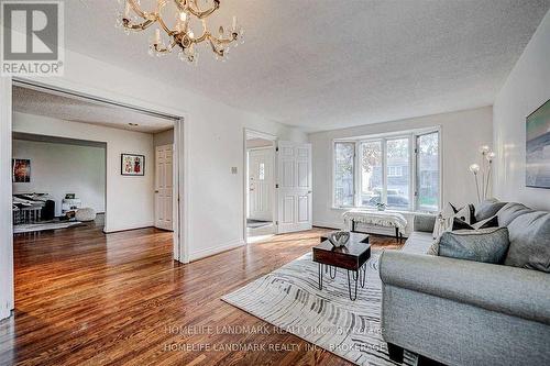44 Frontenac Avenue, Toronto, ON - Indoor Photo Showing Living Room