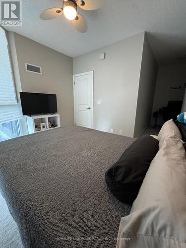 401 - 1185 The Queensway, Toronto, ON - Indoor Photo Showing Bedroom