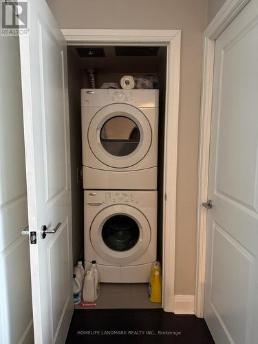401 - 1185 The Queensway, Toronto, ON - Indoor Photo Showing Laundry Room