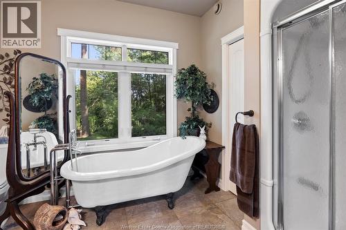 507 Ladale Lane, Wheatley, ON - Indoor Photo Showing Bathroom