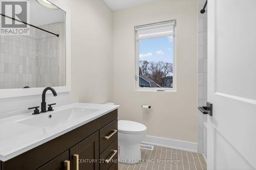 116 King George Street, Ottawa, ON - Indoor Photo Showing Bathroom