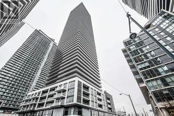 TH 107 - 70 ANNIE CRAIG DRIVE  Toronto, ON M8V 0C4