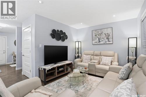 2842 Makowsky Crescent, Regina, SK - Indoor Photo Showing Living Room