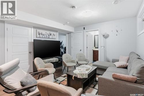 2842 Makowsky Crescent, Regina, SK - Indoor Photo Showing Living Room