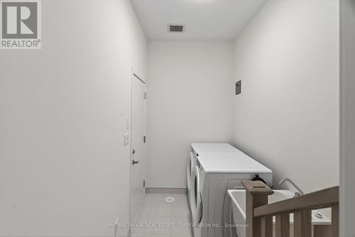 12 Lively Way, Whitby, ON - Indoor Photo Showing Laundry Room