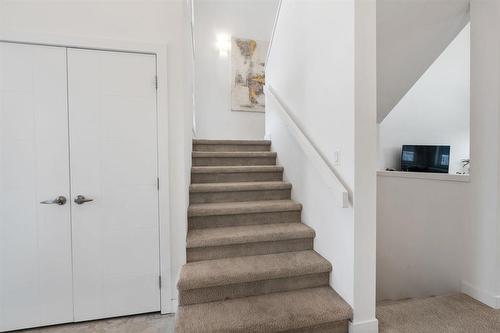 43 Trailside Crescent, Winnipeg, MB - Indoor Photo Showing Other Room