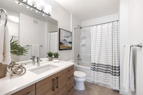 43 Trailside Crescent, Winnipeg, MB - Indoor Photo Showing Bathroom