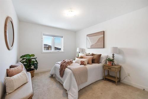 43 Trailside Crescent, Winnipeg, MB - Indoor Photo Showing Bedroom