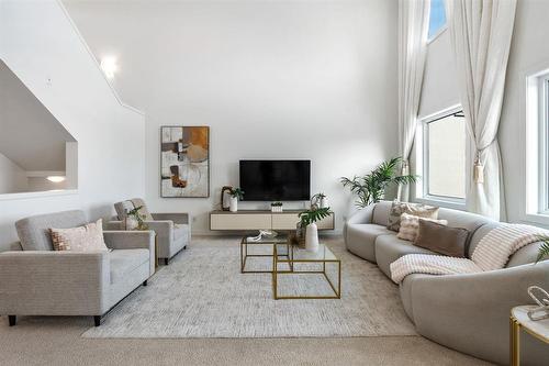 43 Trailside Crescent, Winnipeg, MB - Indoor Photo Showing Living Room