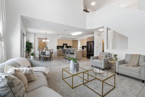 43 Trailside Crescent, Winnipeg, MB - Indoor Photo Showing Living Room