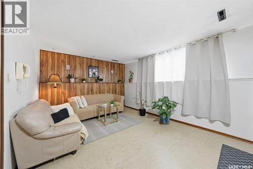 106 112Th Street W, Saskatoon, SK - Indoor