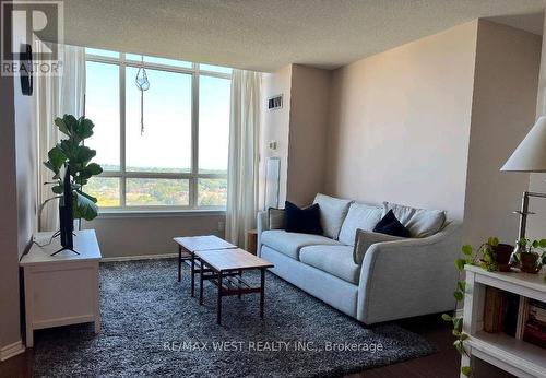 Ph11 - 5 Greystone Walk Drive, Toronto, ON - Indoor Photo Showing Living Room