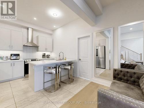 88 Harvey Bunker Crescent, Markham, ON - Indoor Photo Showing Kitchen With Upgraded Kitchen