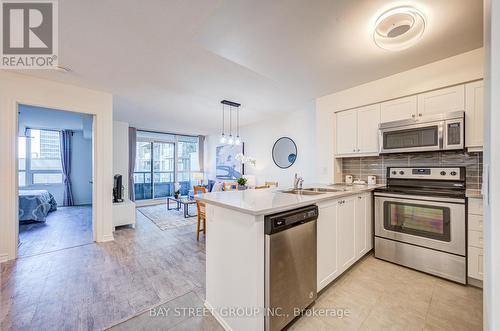 627 - 25 Lower Simcoe Street, Toronto, ON - Indoor Photo Showing Kitchen With Double Sink