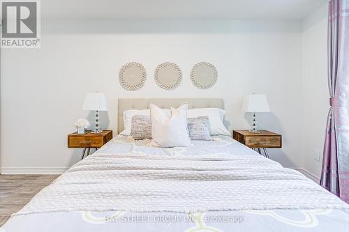 627 - 25 Lower Simcoe Street, Toronto, ON - Indoor Photo Showing Bedroom