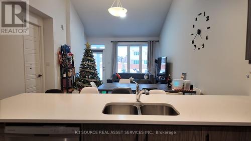 2969 Murphy Place, Innisfil, ON - Indoor Photo Showing Kitchen With Double Sink