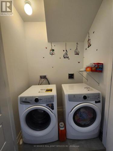 2969 Murphy Place, Innisfil, ON - Indoor Photo Showing Laundry Room