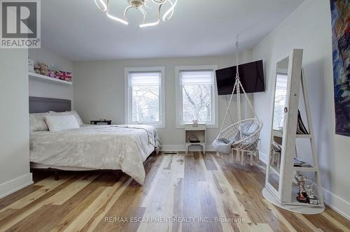 3280 Mead Crescent, Burlington, ON - Indoor Photo Showing Bedroom