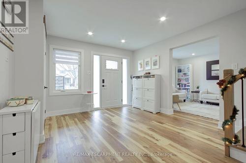 3280 Mead Crescent, Burlington, ON - Indoor Photo Showing Other Room