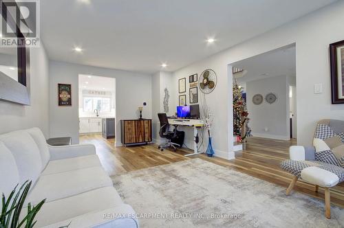 3280 Mead Crescent, Burlington, ON - Indoor Photo Showing Living Room