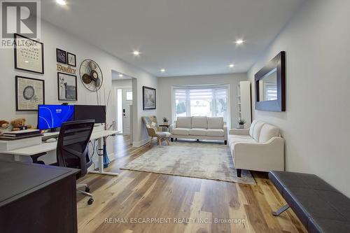 3280 Mead Crescent, Burlington, ON - Indoor