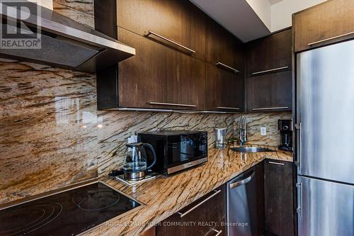 3003 - 21 Hillcrest Avenue, Toronto, ON - Indoor Photo Showing Kitchen