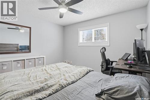 203A Dunlop Street, Saskatoon, SK - Indoor Photo Showing Bedroom