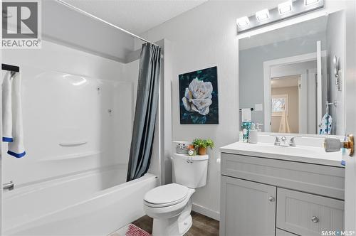 203A Dunlop Street, Saskatoon, SK - Indoor Photo Showing Bathroom